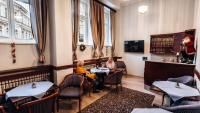 TV a/nebo společenská místnost v ubytování Star Hotel
