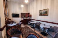 TV a/nebo společenská místnost v ubytování Star Hotel