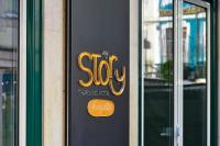 My Story Hotel Augustaに飾ってある許可証、賞状、看板またはその他の書類