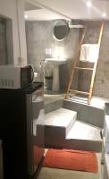 Ein Badezimmer in der Unterkunft Samui Beach Residence Hotel