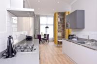 Kuchyň nebo kuchyňský kout v ubytování Destiny Scotland Charlotte Square Apartments
