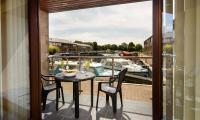 Ein Balkon oder eine Terrasse in der Unterkunft Tewitfield Marina