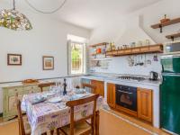 Kuchyňa alebo kuchynka v ubytovaní Holiday Home Dante 1 by Interhome
