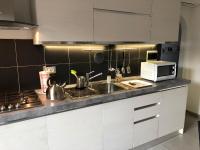 Kuchyňa alebo kuchynka v ubytovaní Appartamento Firenze Centro Amorino con terrazzo