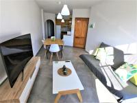TV a/nebo společenská místnost v ubytování C4 Cactus Holiday Homes - Puerto del Rosario