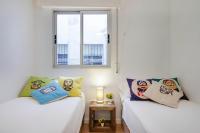 Posteľ alebo postele v izbe v ubytovaní UrbanChicMalaga 3 Bedroom Spacious Quiet Historic Malaga Apt