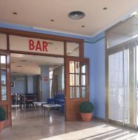 A restaurant or other place to eat at Hotel Cogullada
