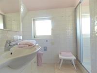 A bathroom at Haus Thon