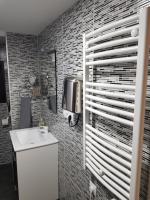 A bathroom at Apartamentos Sueños de Toledo