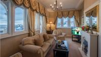 TV a/nebo společenská místnost v ubytování The Victoria Hotel & Source Spa