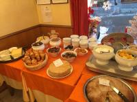 Jídlo v hotelu nebo okolí