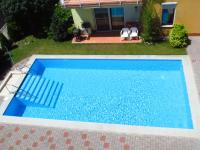 Bazén v ubytovaní Balaton Beach Apartman alebo v jeho blízkosti