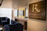 Hard Rock Hotel Guadalajaraに飾ってある許可証、賞状、看板またはその他の書類