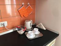 Príslušenstvo na prípravu kávy alebo čaju v ubytovaní Studio apartman Bel-Ben