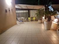 Patio alebo iná vonkajšia časť ubytovania Guest House Adele
