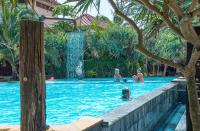 Bazén v ubytování Lanta Miami Resort - SHA Extra Plus nebo v jeho okolí