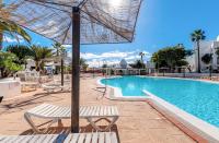 The swimming pool at or close to Casa Atlantis Playa Roca