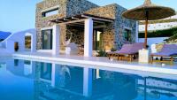 Bazén v ubytovaní Stelani Villas & Suites alebo v jeho blízkosti