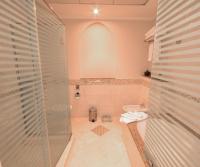 Koupelna v ubytování Coral Boutique Villas