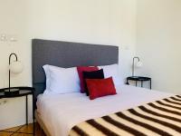 Postel nebo postele na pokoji v ubytování Oporto Chic&Cozy - Santo Ildefonso