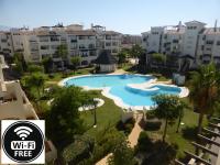 Bazén v ubytovaní Apartamento San Luis alebo v jeho blízkosti