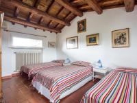Łóżko lub łóżka w pokoju w obiekcie Villa Vista da Rocca di Papa-2 by Interhome