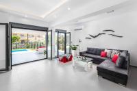 A seating area at Villa Summer Light