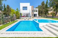 The swimming pool at or close to Villa Summer Light