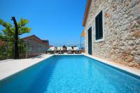 Bazén v ubytovaní Island stonehouse villa Kala mendula alebo v jeho blízkosti