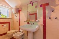 A bathroom at Villa Claudia