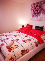Postel nebo postele na pokoji v ubytování Apartman "Sabine red" with heated pool