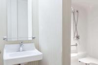 Ein Badezimmer in der Unterkunft Microtel Inn &amp; Suites by Wyndham Uncasville Casino Area