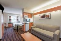 Küche&#47;Küchenzeile in der Unterkunft Microtel Inn &amp; Suites by Wyndham Uncasville Casino Area