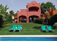 Bazén v ubytování Villa 9 La Alzambra-Puerto Banus nebo v jeho okolí