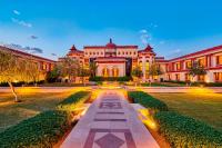 Κήπος έξω από το The Ummed Jodhpur Palace Resort &amp; Spa