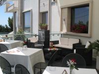 A seating area at Hotel Vittoria