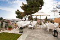 A balcony or terrace at Villa Gaudi