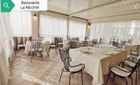 Restauracja lub miejsce do jedzenia w obiekcie FLOS Guest House