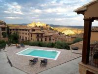 The swimming pool at or close to Apartamento Angel e Isabel