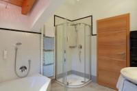 Łazienka w obiekcie Hotel Theresia
