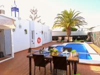 The swimming pool at or close to VILLA OLIVEIRA by Buenavilla