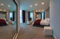 Opera Suite Hotelにあるベッド