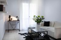 Posedenie v ubytovaní Best located executive apartment in Maroussi.
