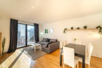A seating area at easy flat Margareten Apartments