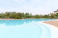 Bazén v ubytovaní Il Giardino di Laura - Sirmione alebo v jeho blízkosti