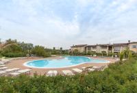 Bazén v ubytovaní Il Giardino di Laura - Sirmione alebo v jeho blízkosti