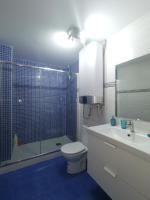 A bathroom at Benalroma a 50 metros de la playa!