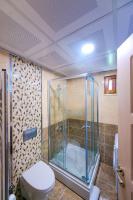 Koupelna v ubytování 12 rooms hotel