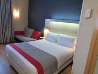 Holiday Inn Express Valencia Bonaire, an IHG Hotel, Aldaya ...