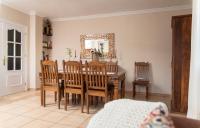 A seating area at CASA RURAL EL SAUCE. A 2,5 KM DE CUENCA CAPITAL